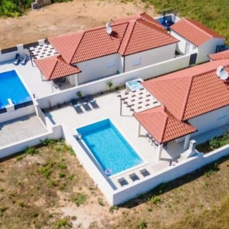 Villas Sabun - Modern House With Heated Pool Привлака Екстериор снимка