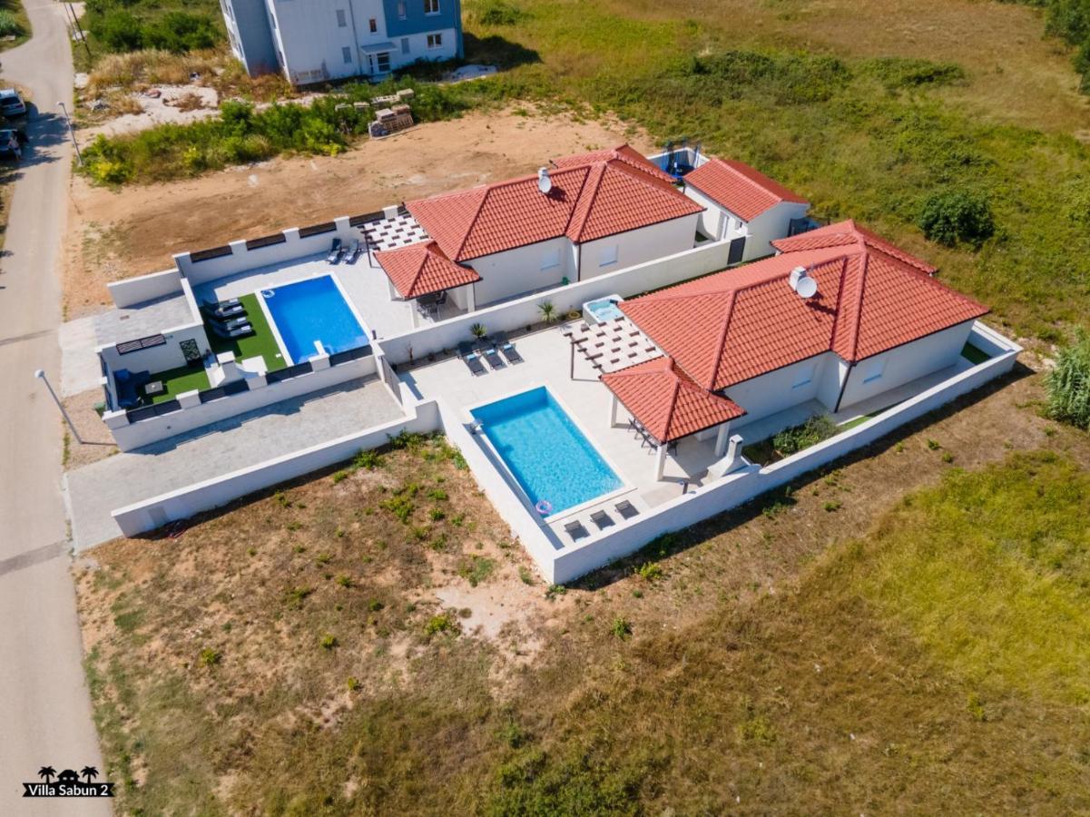 Villas Sabun - Modern House With Heated Pool Привлака Екстериор снимка