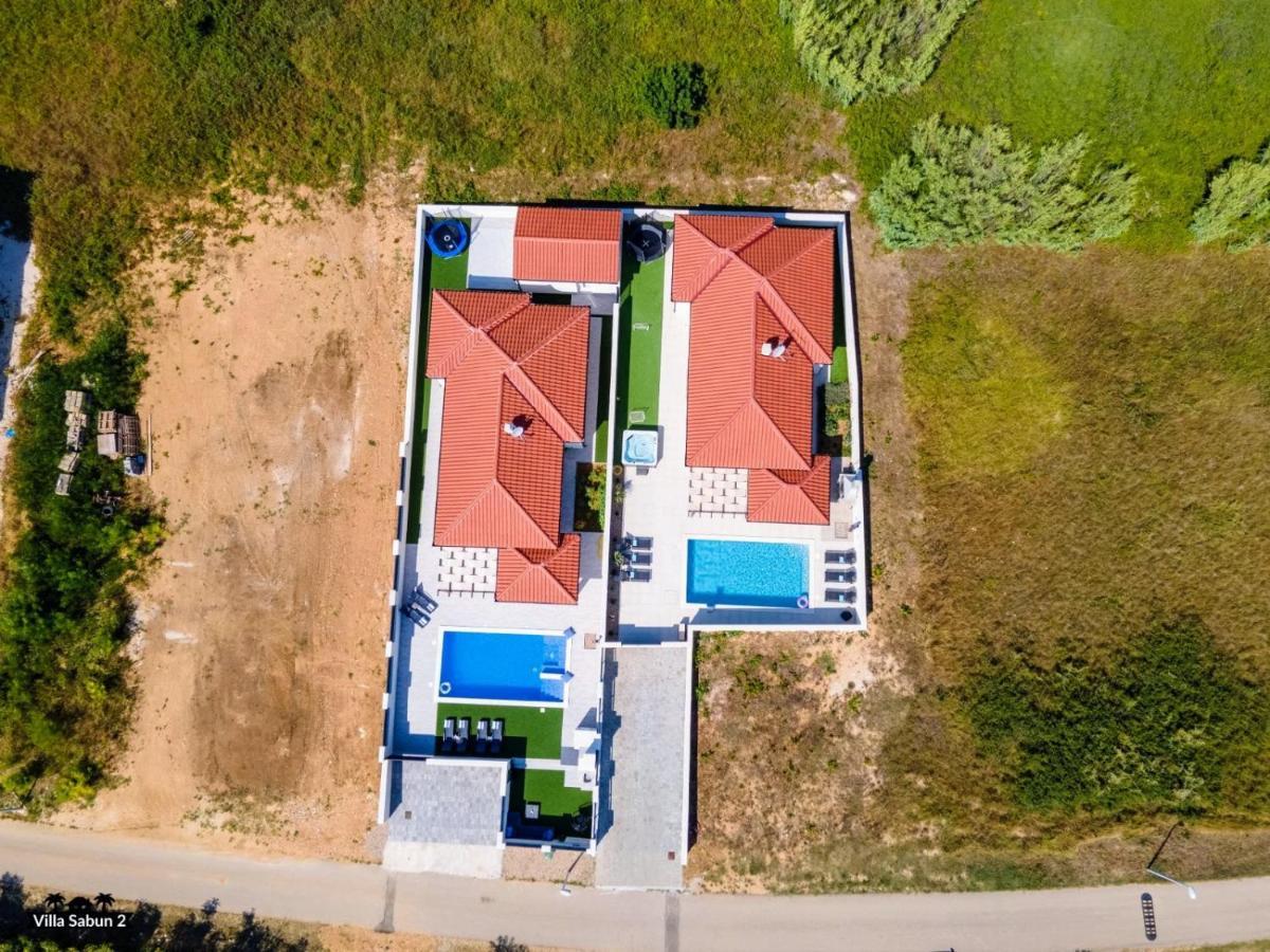 Villas Sabun - Modern House With Heated Pool Привлака Екстериор снимка