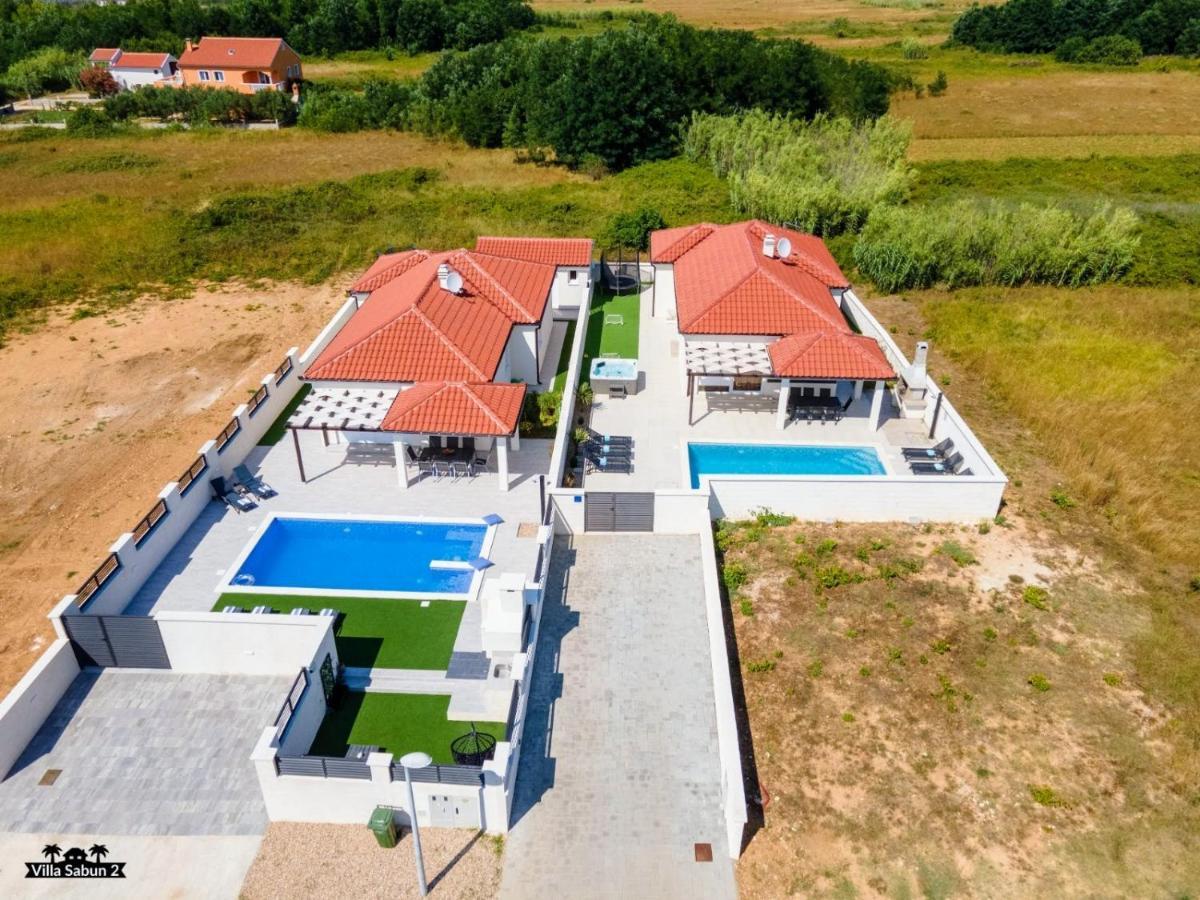 Villas Sabun - Modern House With Heated Pool Привлака Екстериор снимка