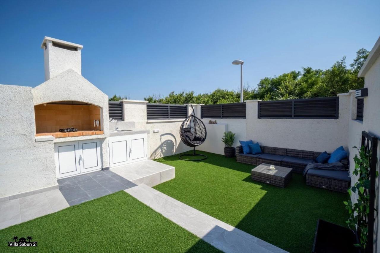 Villas Sabun - Modern House With Heated Pool Привлака Екстериор снимка