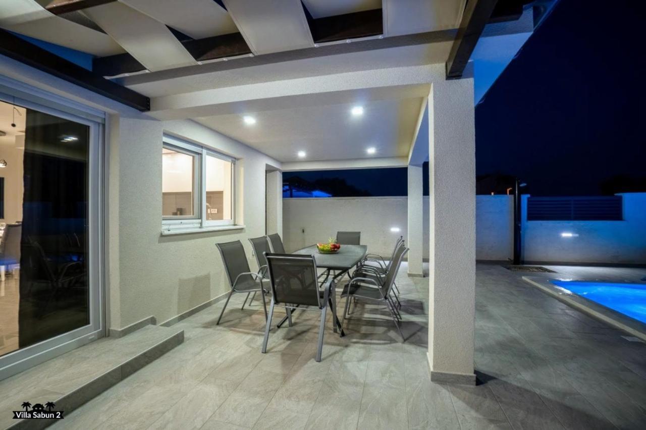 Villas Sabun - Modern House With Heated Pool Привлака Екстериор снимка
