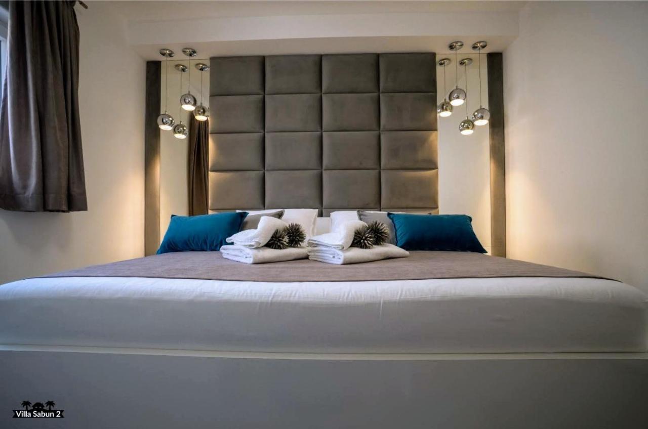 Villas Sabun - Modern House With Heated Pool Привлака Екстериор снимка