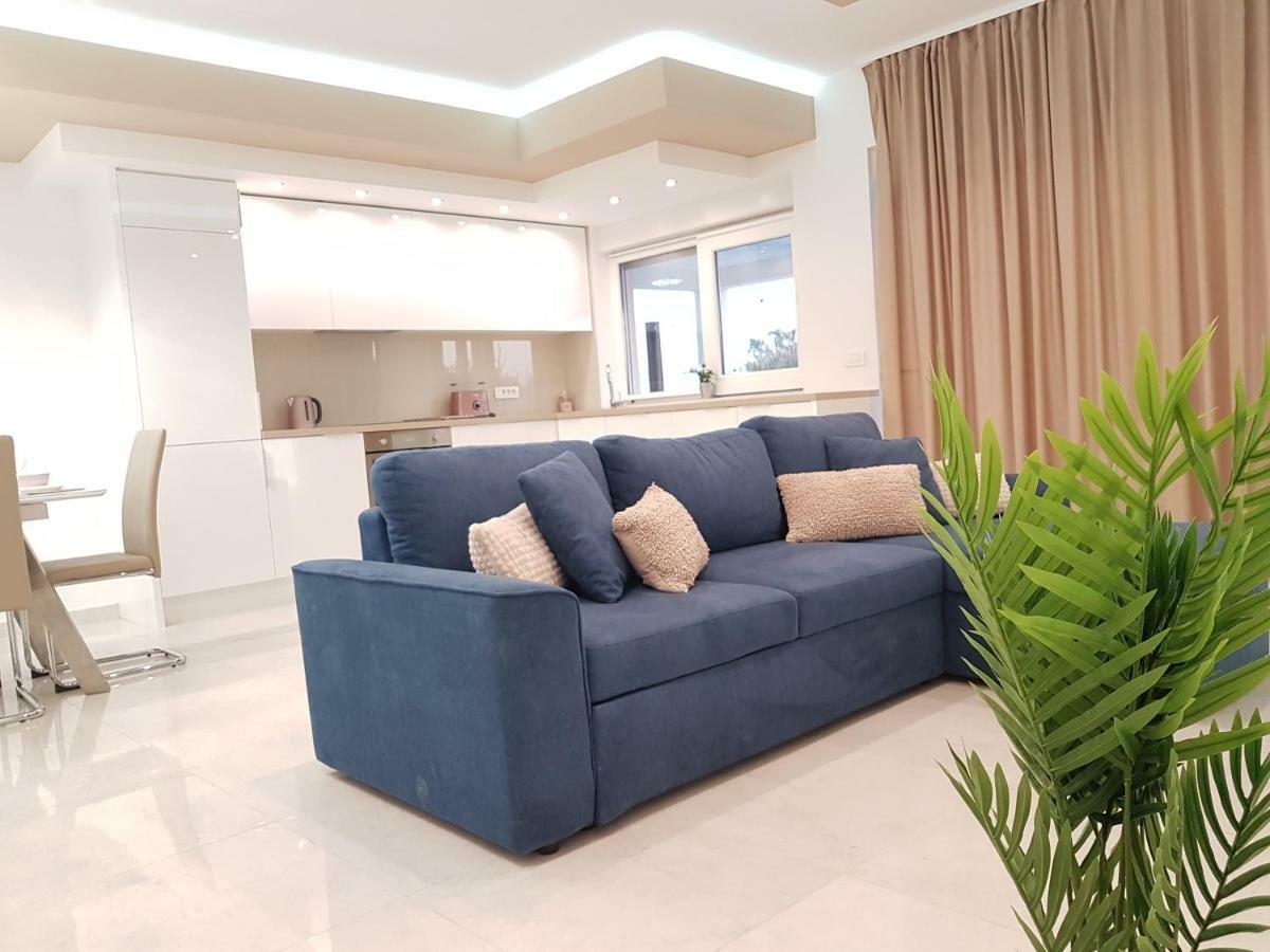 Villas Sabun - Modern House With Heated Pool Привлака Екстериор снимка